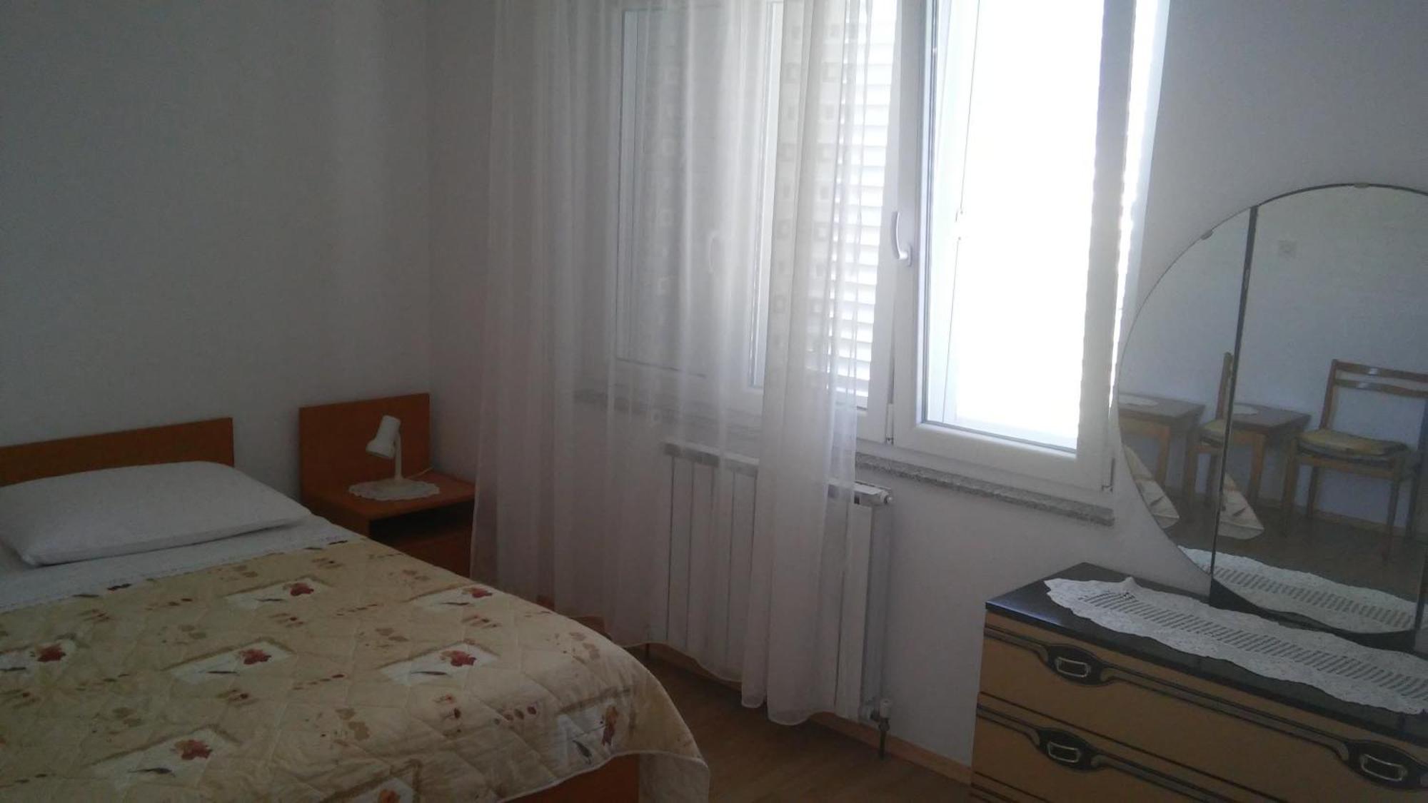 Apartments With A Parking Space Supetarska Draga - Donja, Rab - 11237 Rum bild